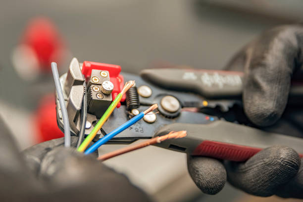 Best Affordable Emergency Electrician  in Clarksville, IN